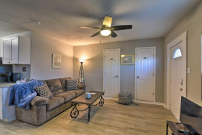 half Mi to Beach Convenient Retreat in Galveston!